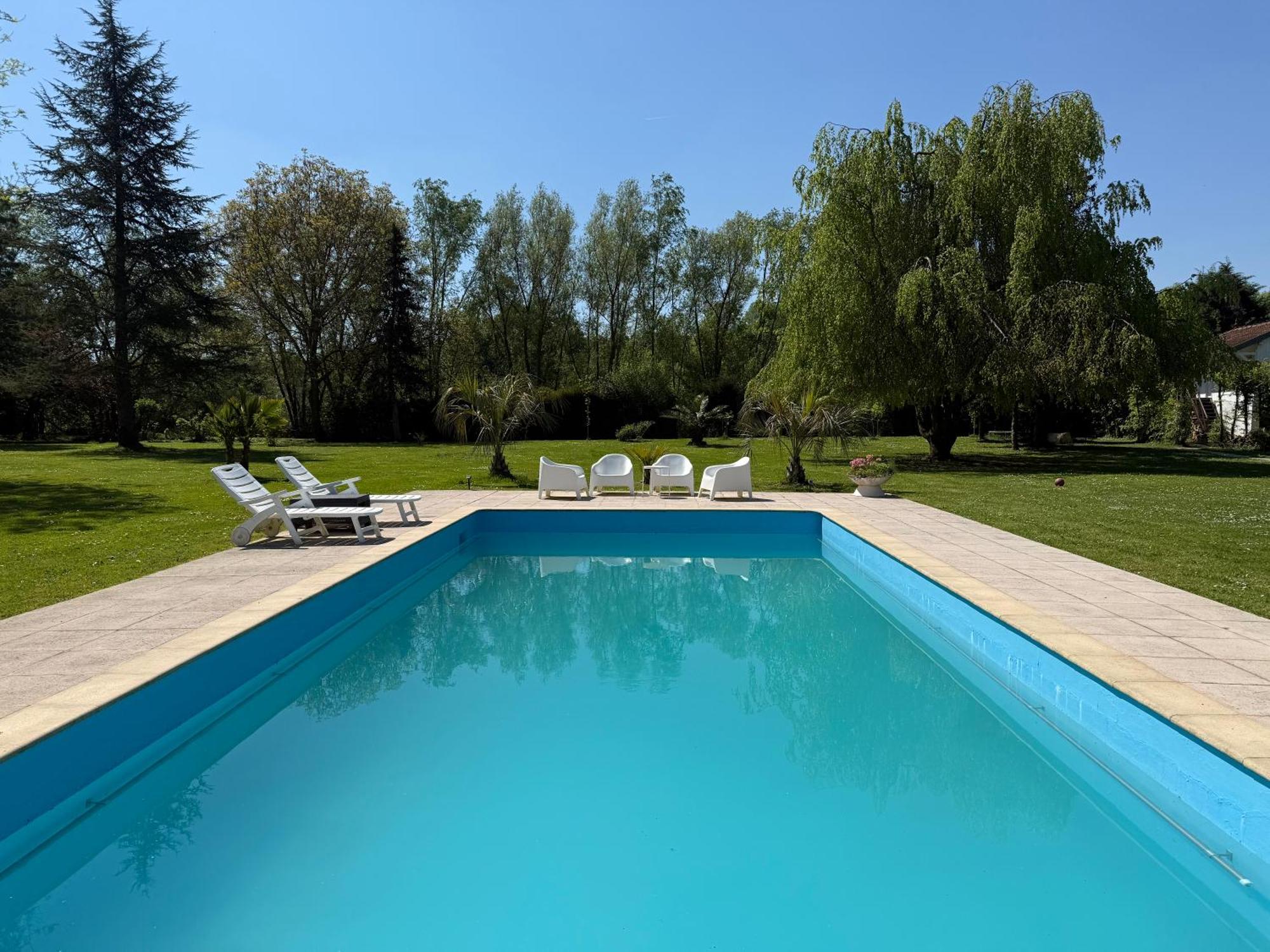 Appartement Familial Au Bord De La Marne, Jardin 8000M2, Piscine, Court De Tennis, Terrasse, Parking Gratuit Proche Disneyland Isles-lès-Villenoy Exteriér fotografie
