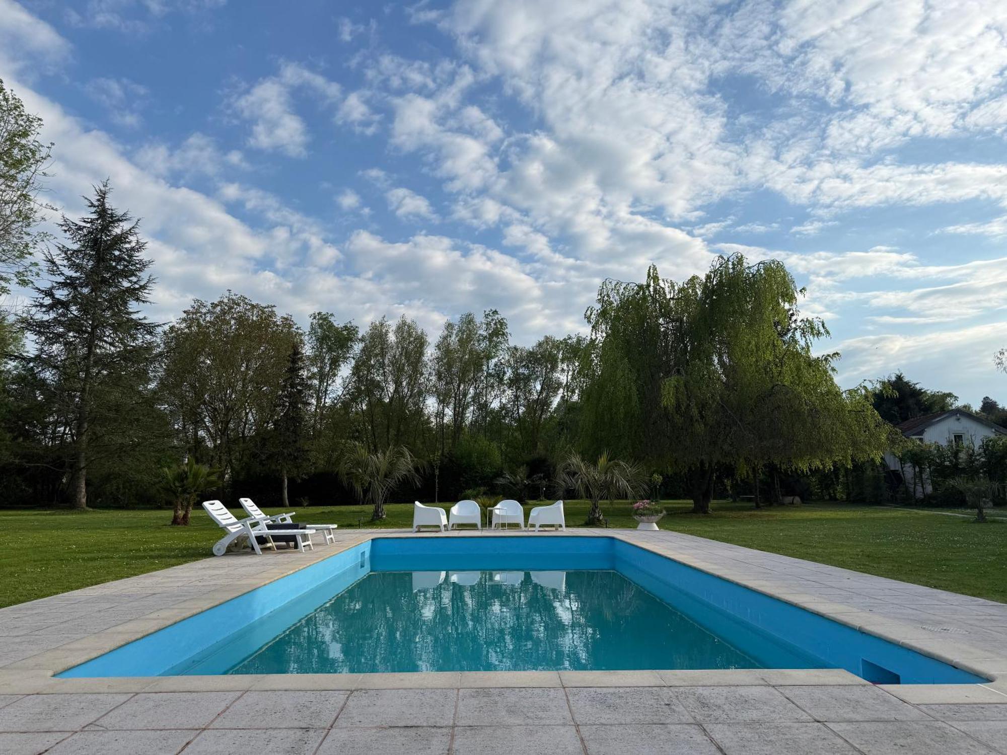 Appartement Familial Au Bord De La Marne, Jardin 8000M2, Piscine, Court De Tennis, Terrasse, Parking Gratuit Proche Disneyland Isles-lès-Villenoy Exteriér fotografie