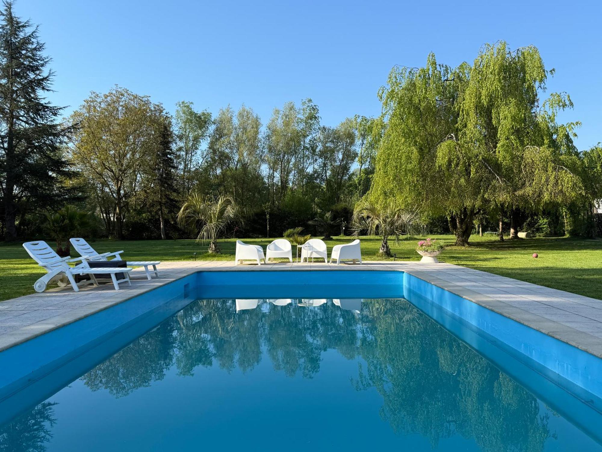 Appartement Familial Au Bord De La Marne, Jardin 8000M2, Piscine, Court De Tennis, Terrasse, Parking Gratuit Proche Disneyland Isles-lès-Villenoy Exteriér fotografie