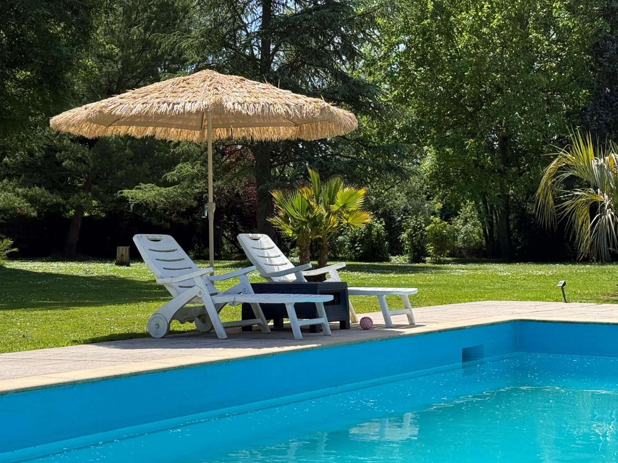 Appartement Familial Au Bord De La Marne, Jardin 8000M2, Piscine, Court De Tennis, Terrasse, Parking Gratuit Proche Disneyland Isles-lès-Villenoy Exteriér fotografie